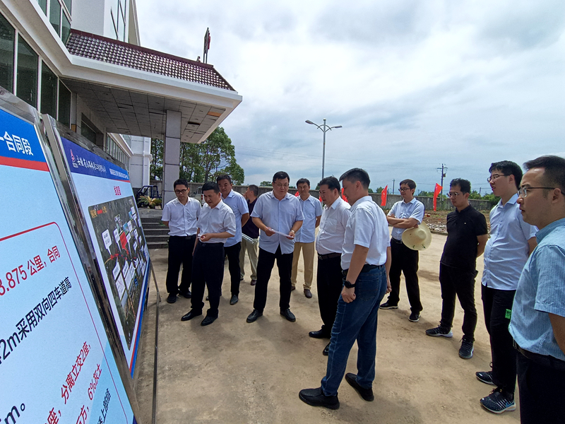 省鐵投公司副總經(jīng)理、蕪銅公路公司、皖江公司董事長劉允超一行到銅商高速項(xiàng)目調(diào)研指導(dǎo)工作1